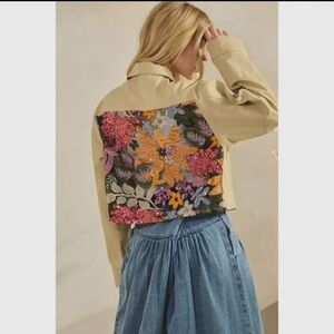 Veveret Floral Embroidered Beige Jacket 🔥